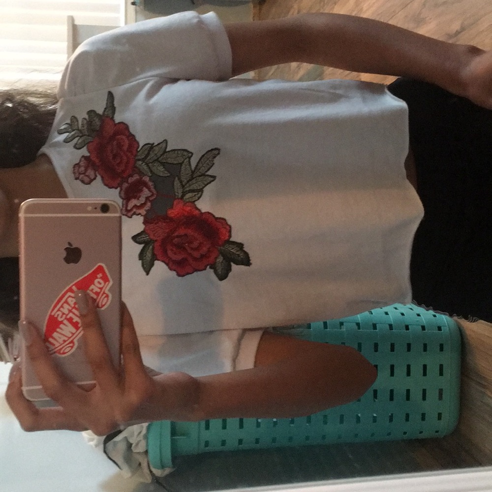 Rose// White crop top